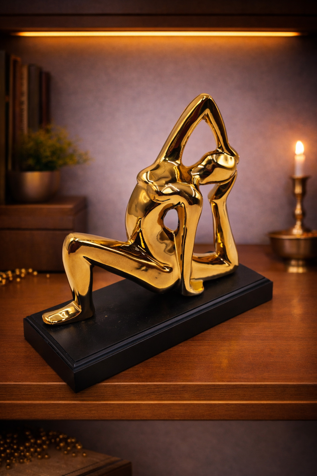 Lady Pose | Figurine | Home Decor | Golden