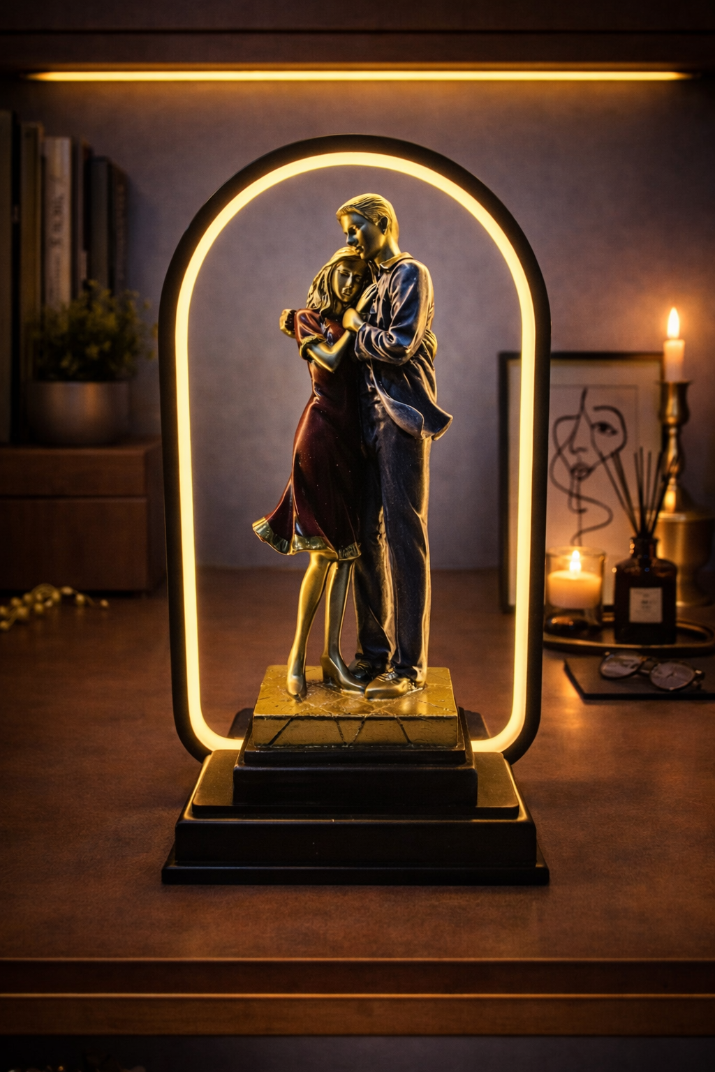 Couple Hug with Light | Figurine | Romantic Decor | LED