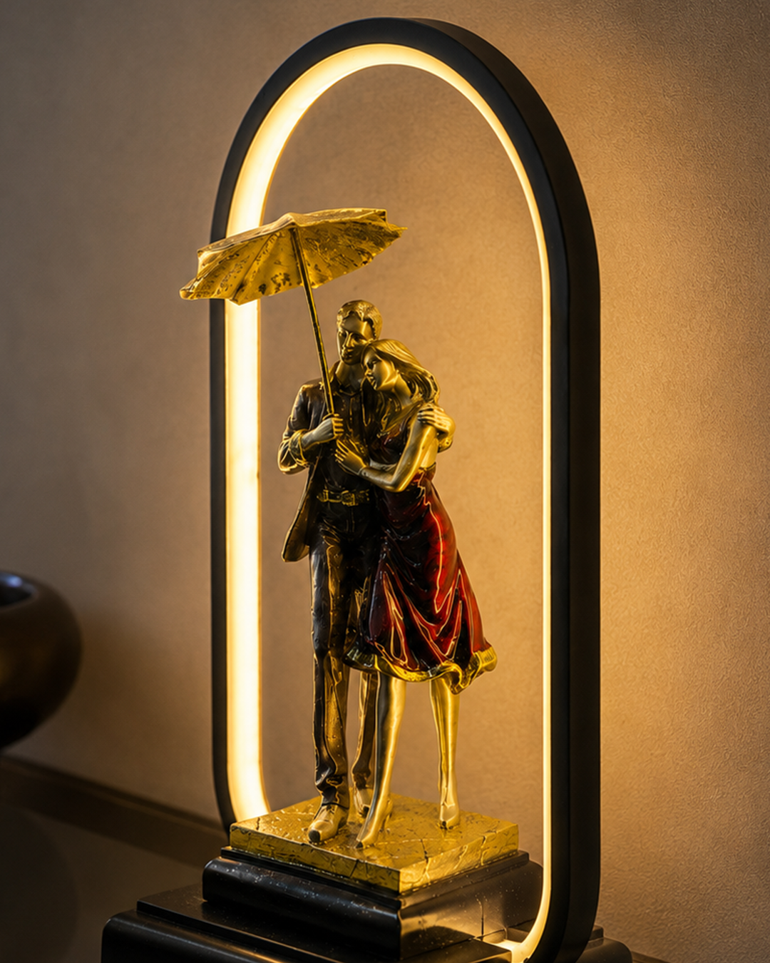 Couple Hug with Light Umbrella | Figurine | Romantic Decor | LED