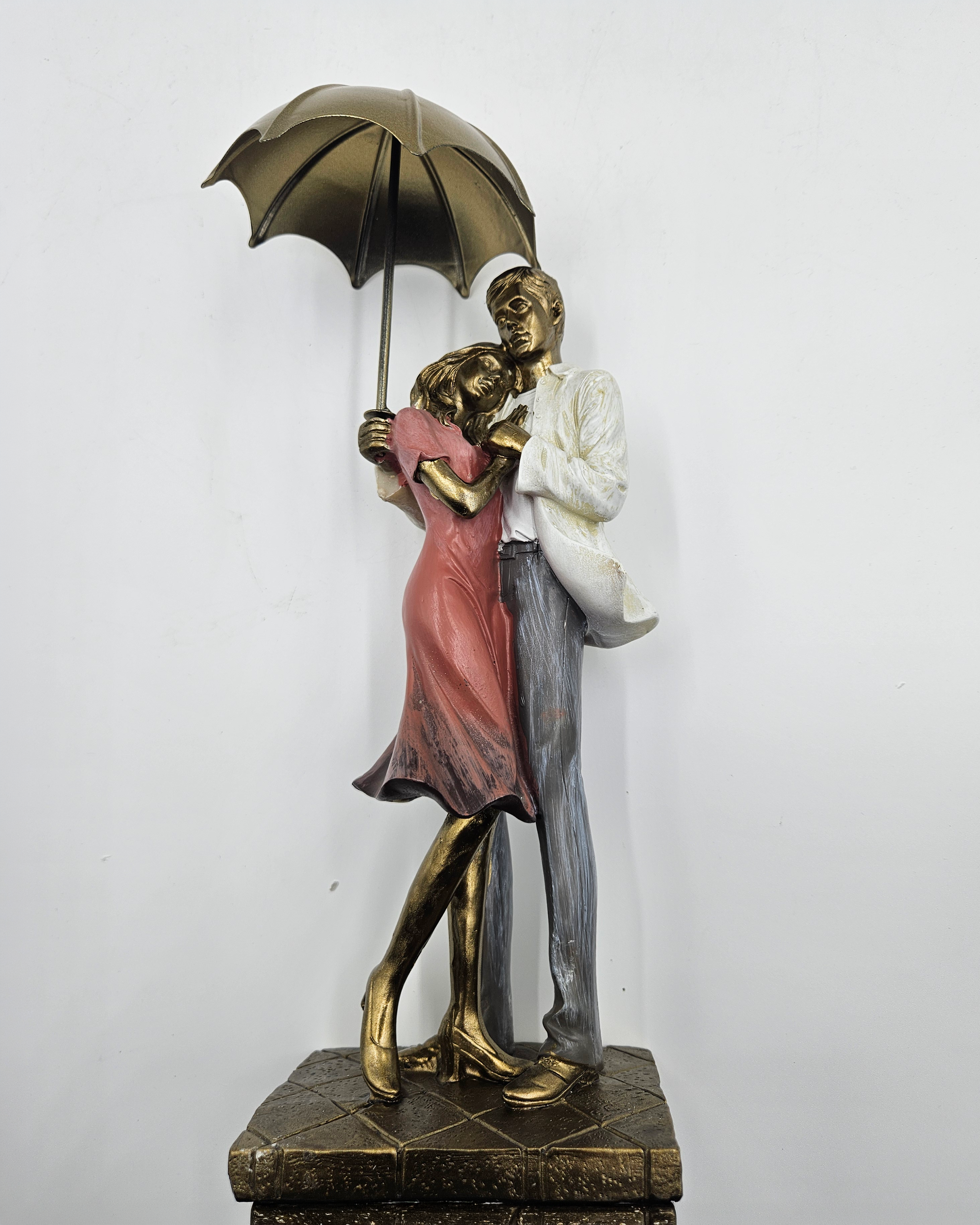 Couple Hug with Umbrella | Figurine | Romantic Decor | Pink White